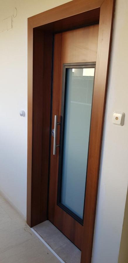 Zeppelin Apartment ลูตรากี ภายนอก รูปภาพ